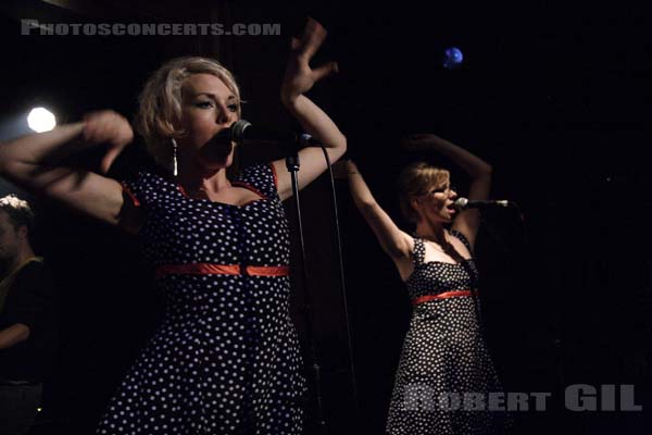 THE PIPETTES - 2005-10-22 - PARIS - La Fleche d'Or - 